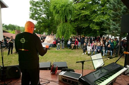 60 let spomenika (11)_Namesto pri spomeniku - pred MKNŽ